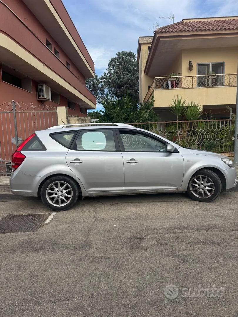 Kia Ceed 2012 photo 3