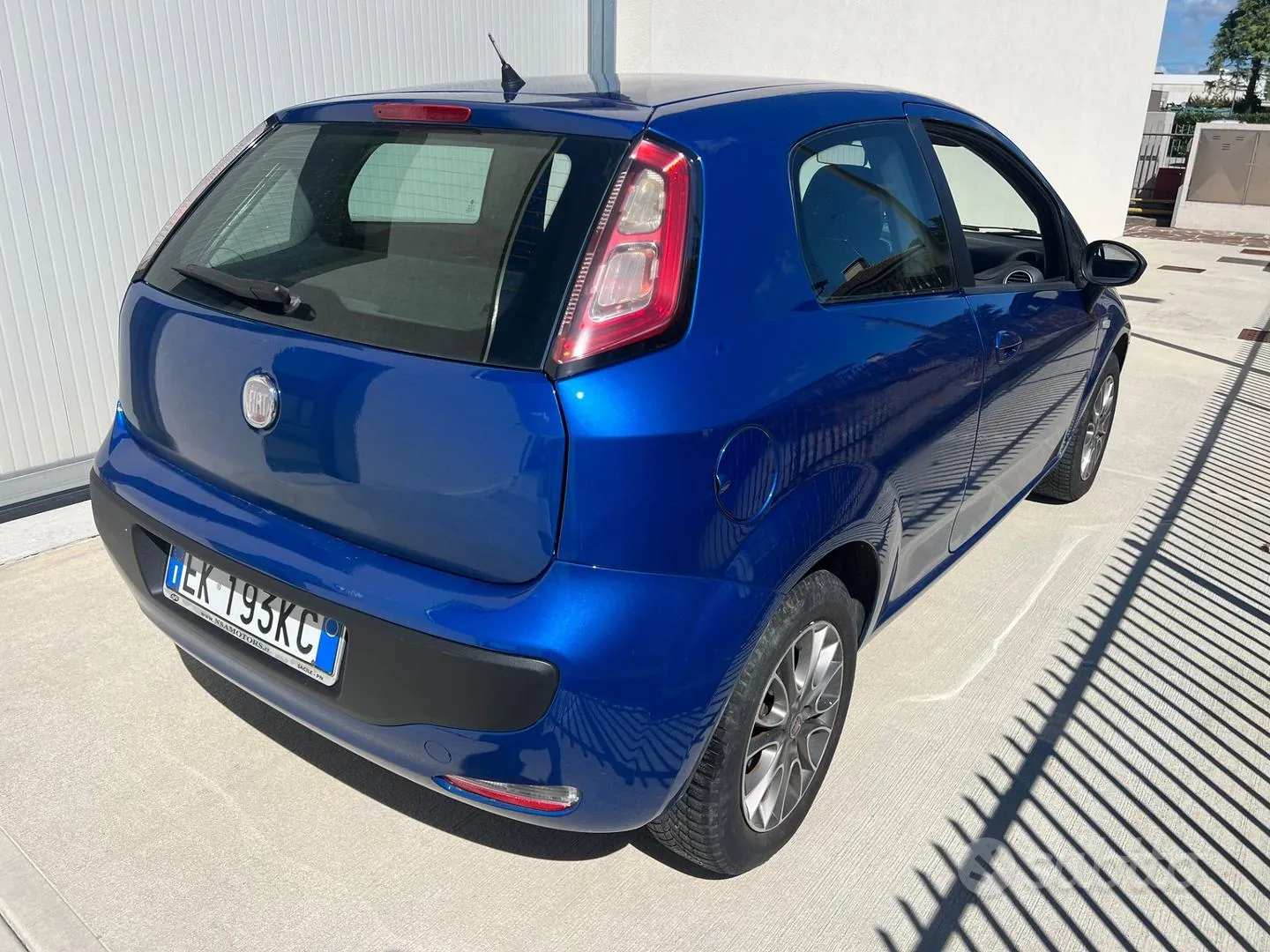 Fiat Grande Punto 2011 photo 4