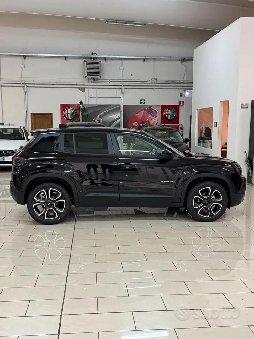 Jeep Avenger Altitude 2023 photo 3