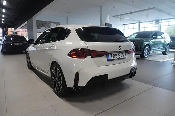 BMW 120 2026 photo 4