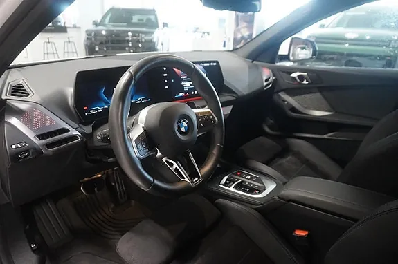 BMW 120 2026 photo 2