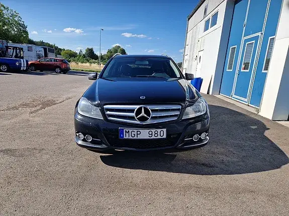 Mercedes-Benz C 220 2012 photo 3