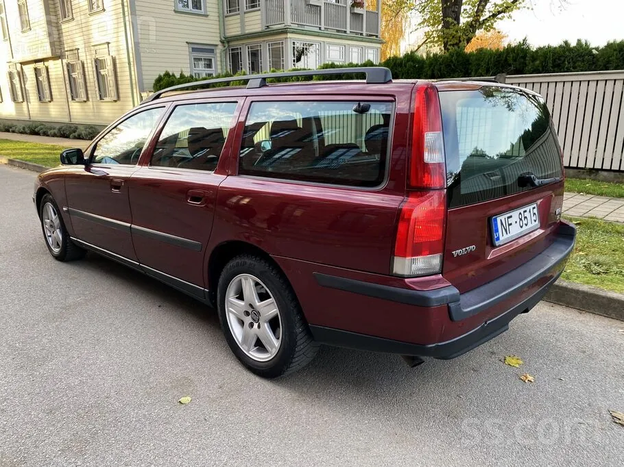 Volvo V70 2004 photo 3