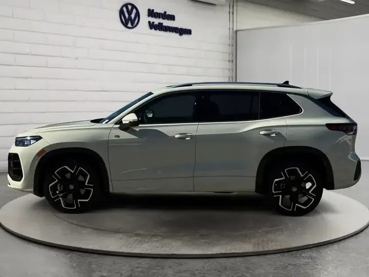 Volkswagen Tiguan 2026 photo 2