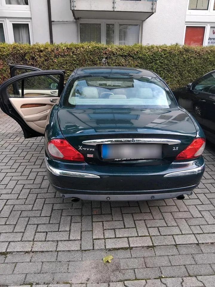 Jaguar X-Type