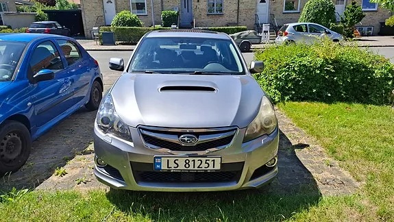 Subaru Legacy 2010 photo 2