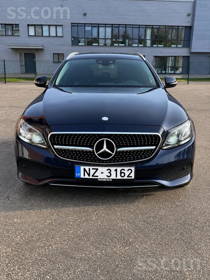 Mercedes-Benz E220 2017 photo 3