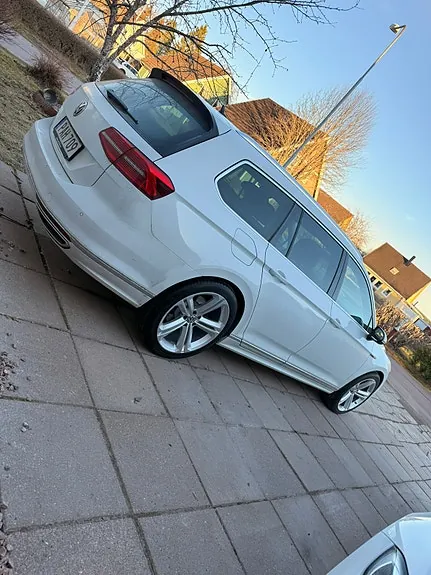 Volkswagen Passat 2018 photo 2