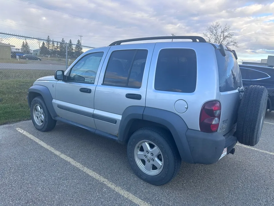 Jeep Liberty 2007 photo 2
