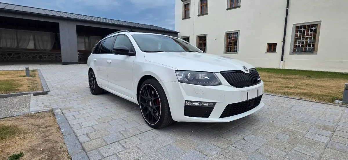 Skoda Octavia 2013 photo 2