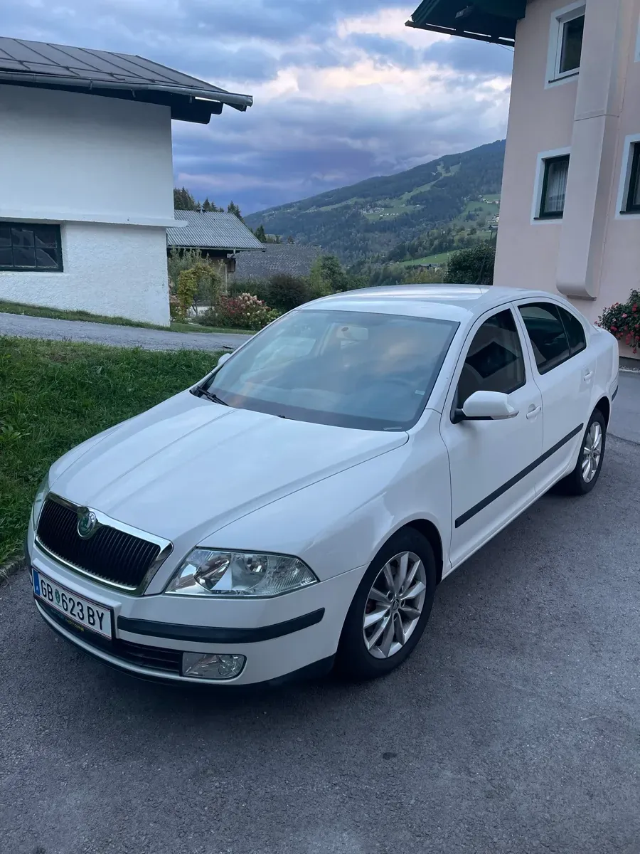 Skoda Octavia 2005 photo 2