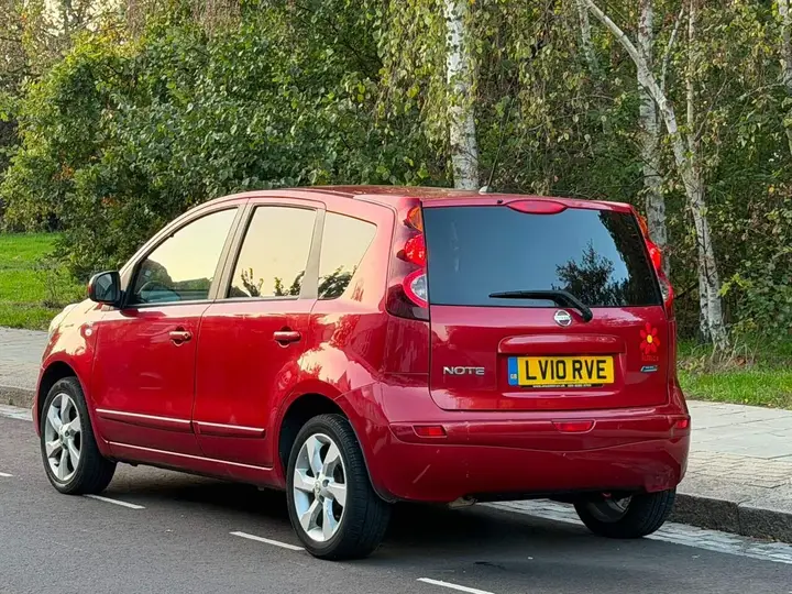 Nissan Note 2010 photo 3