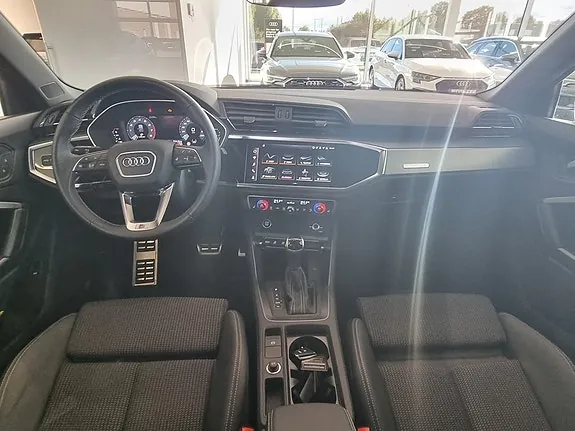 Audi Q3 2025 photo 3