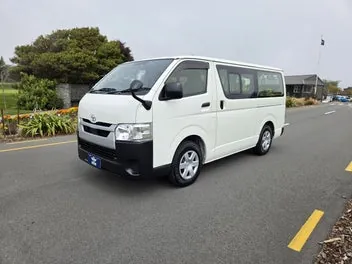 Toyota Hiace 2020 photo 4