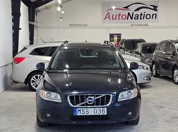 Volvo V70 2012 photo 2