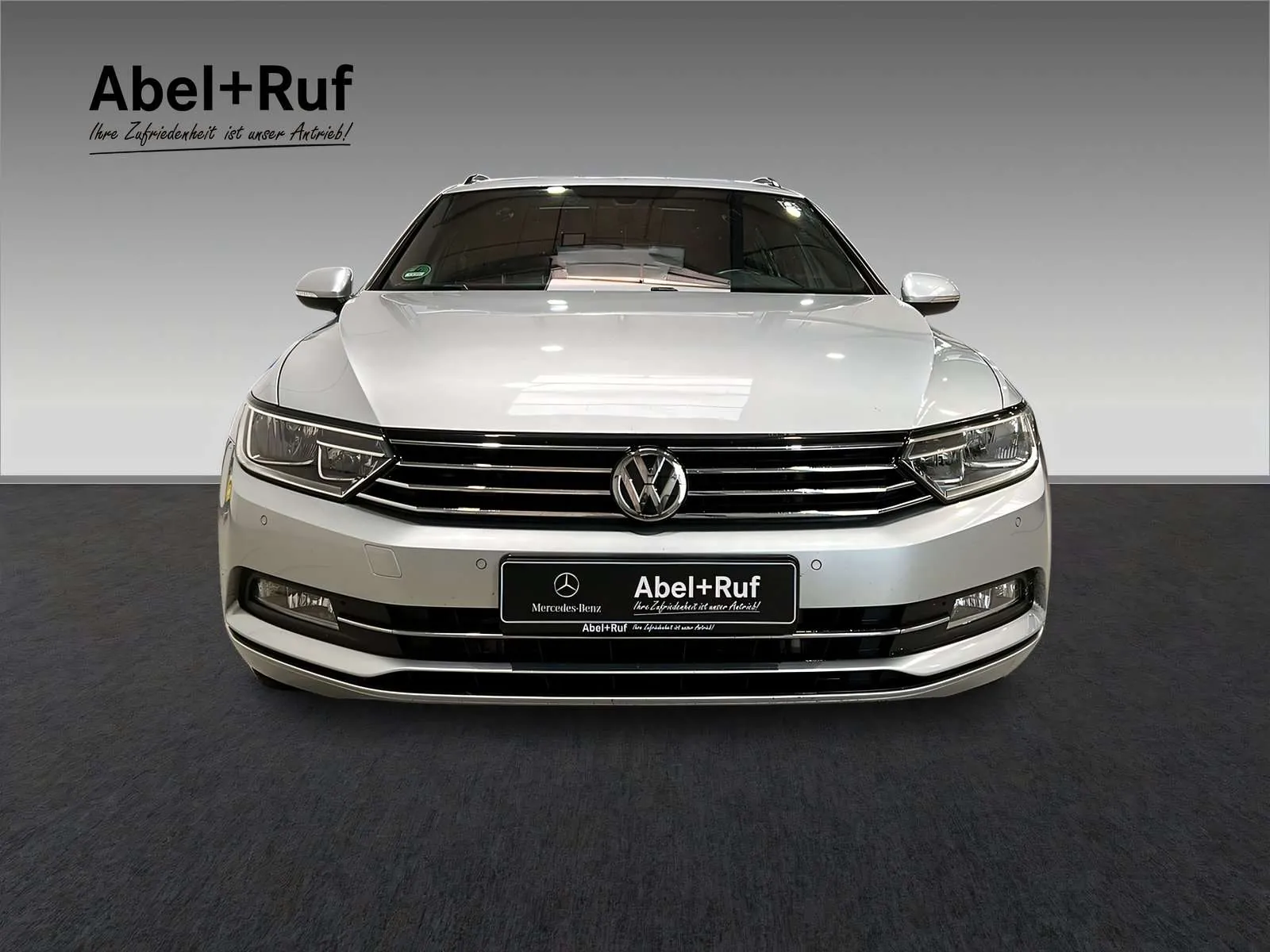 Volkswagen Passat 2018 photo 2