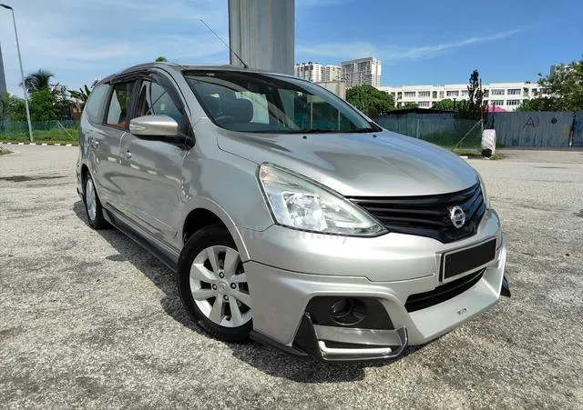 Nissan Grand Livina