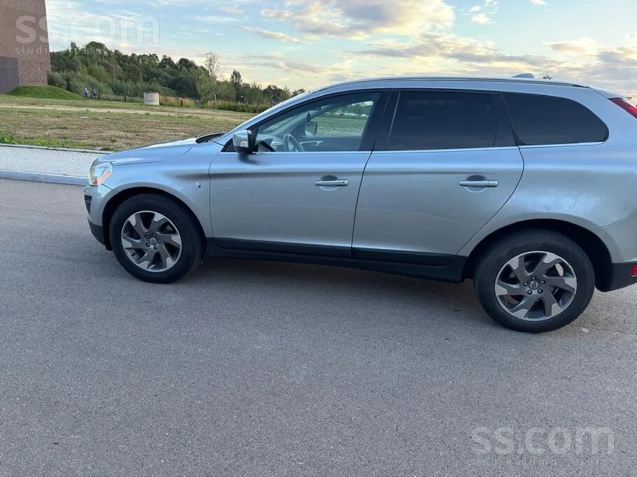 Volvo Xc60 2011 photo 2