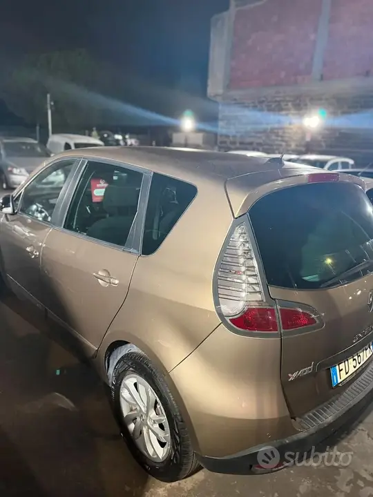 Renault Scenic 2016 photo 2