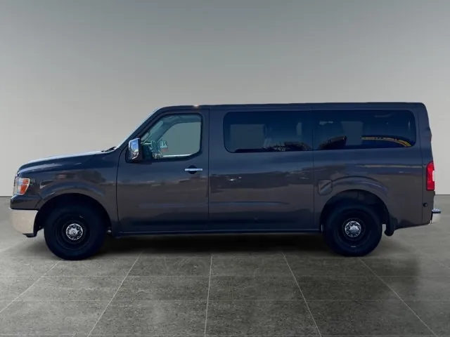 Nissan Nv3500 2014 photo 2