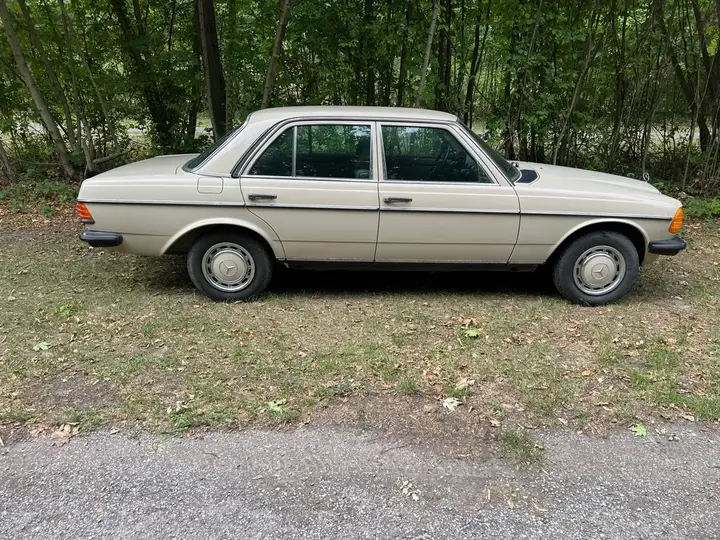 Mercedes-Benz Sonstige 1983 photo 2