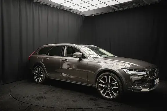 Volvo V90 Cross Country 2023 photo 4
