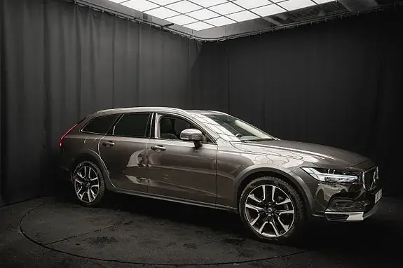 Volvo V90 Cross Country 2023 photo 5