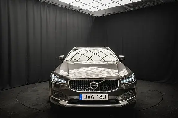 Volvo V90 Cross Country 2023 photo 3