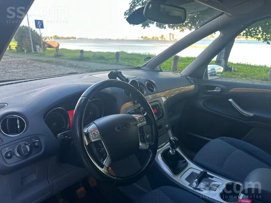 Ford Galaxy 2008 photo 5