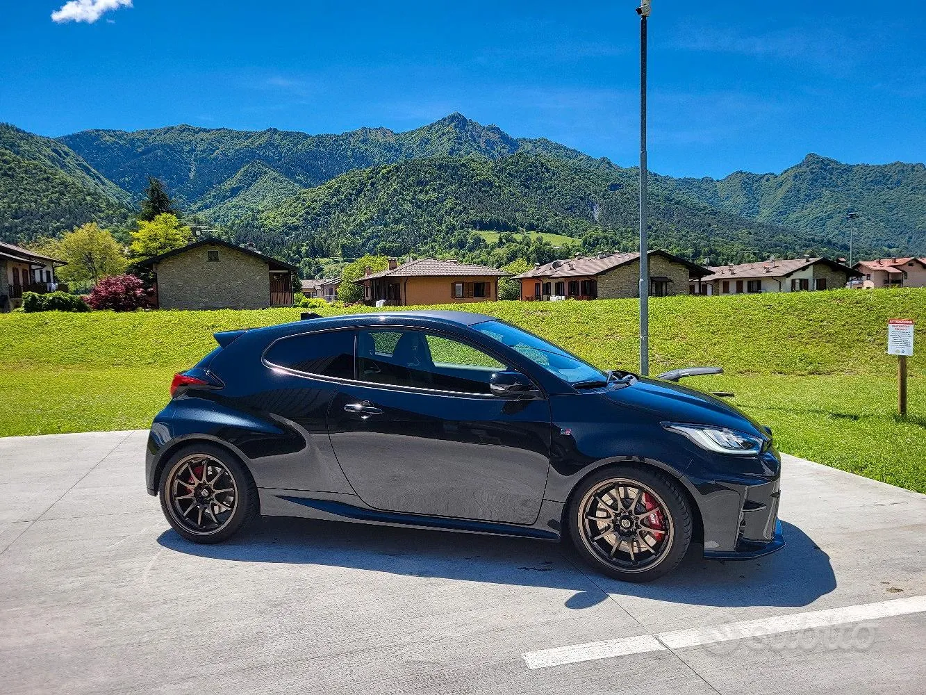 Toyota Yaris 2021 photo 2