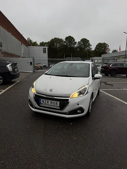 Peugeot 208