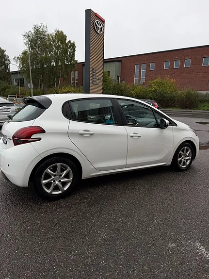 Peugeot 208 2016 photo 4