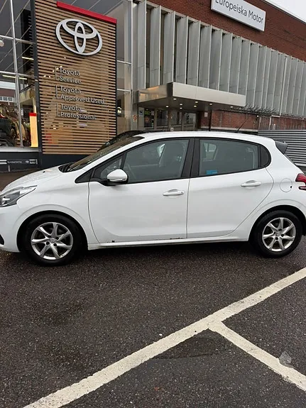 Peugeot 208 2016 photo 5
