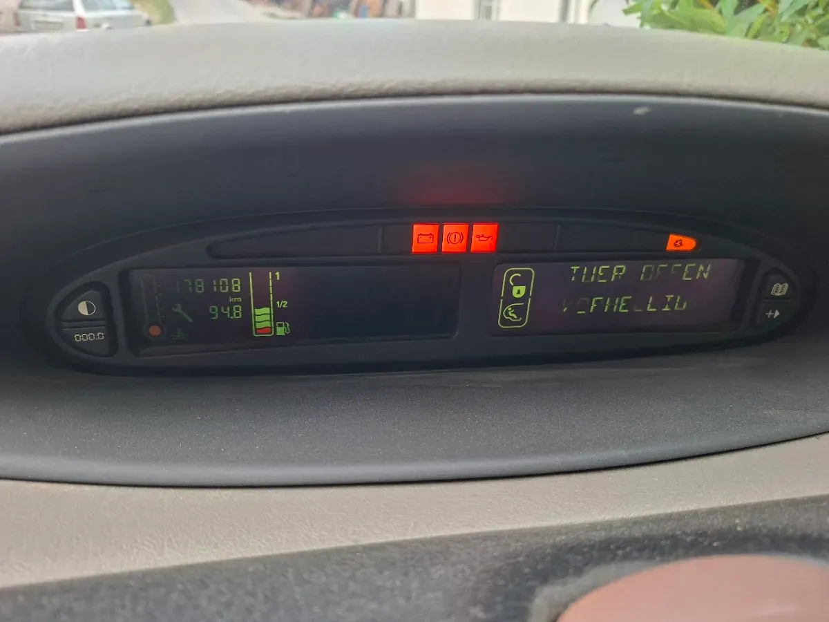 Citroen Xsara Picasso 2001 photo 2