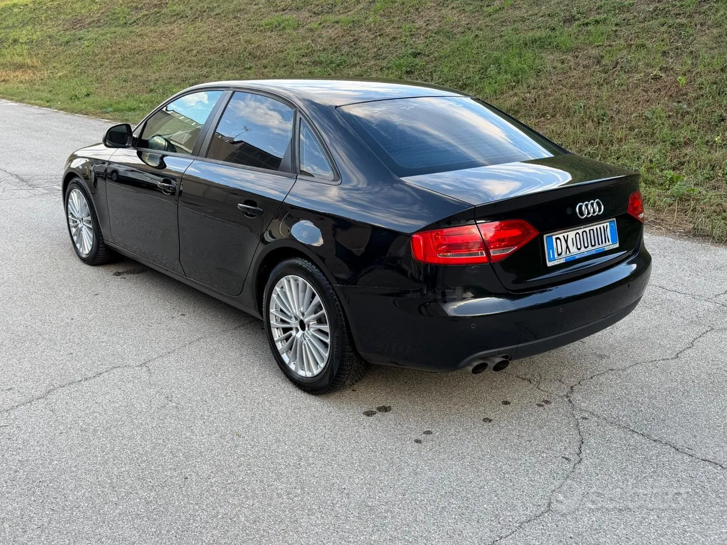 Audi A4 2010 photo 5
