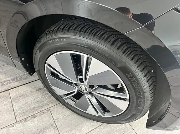Skoda Enyaq 2023 photo 5