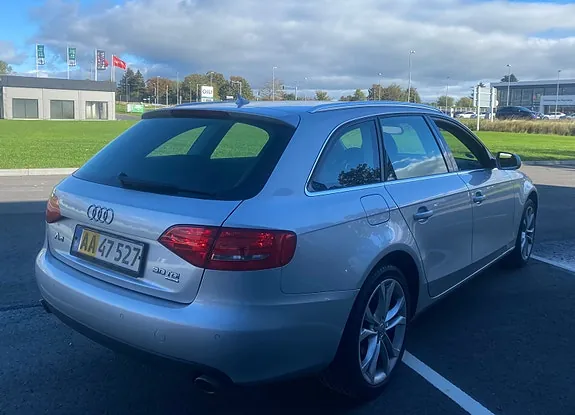 Audi A4 2009 photo 3