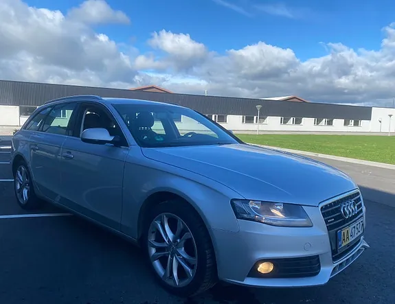 Audi A4 2009 photo 2