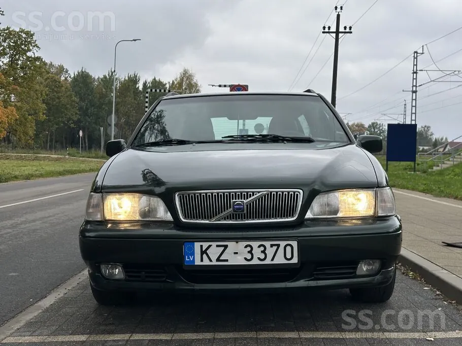 Volvo V70 2000 photo 2
