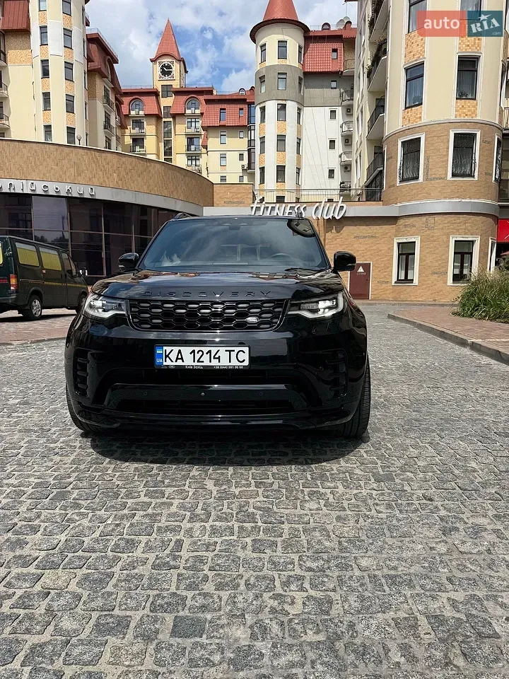 Land Rover Discovery 2023 photo 2