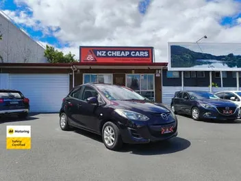 Mazda Demio 2012 photo 2