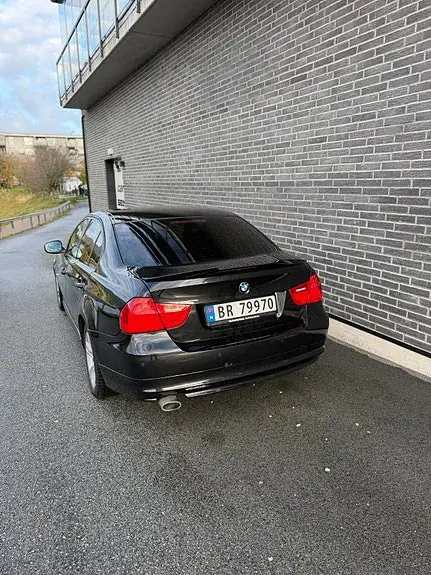 BMW 318D 2009 photo 4