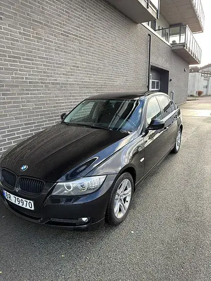 BMW 318D 2009 photo 3
