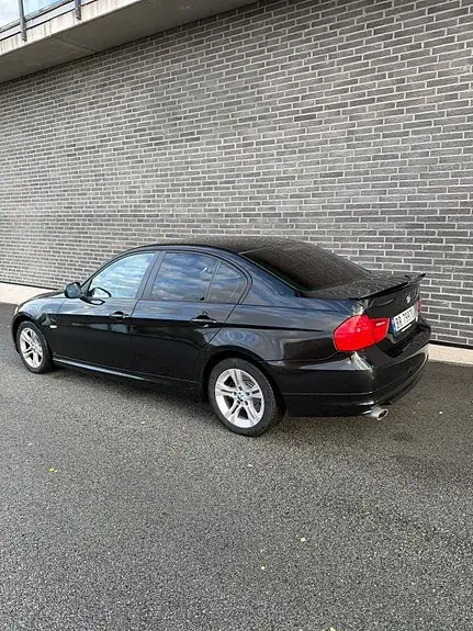 BMW 318D 2009 photo 5