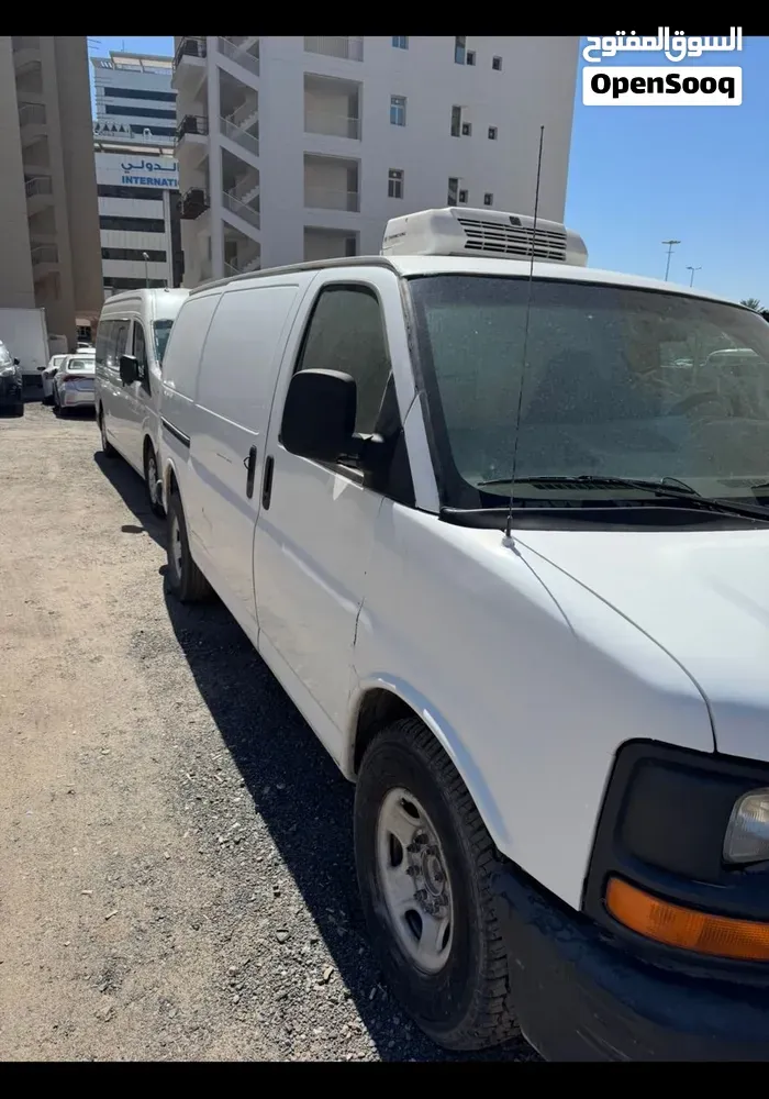 Chevrolet Van 2009 photo 2