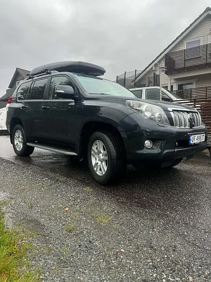 Toyota Land Cruiser 2011 photo 4
