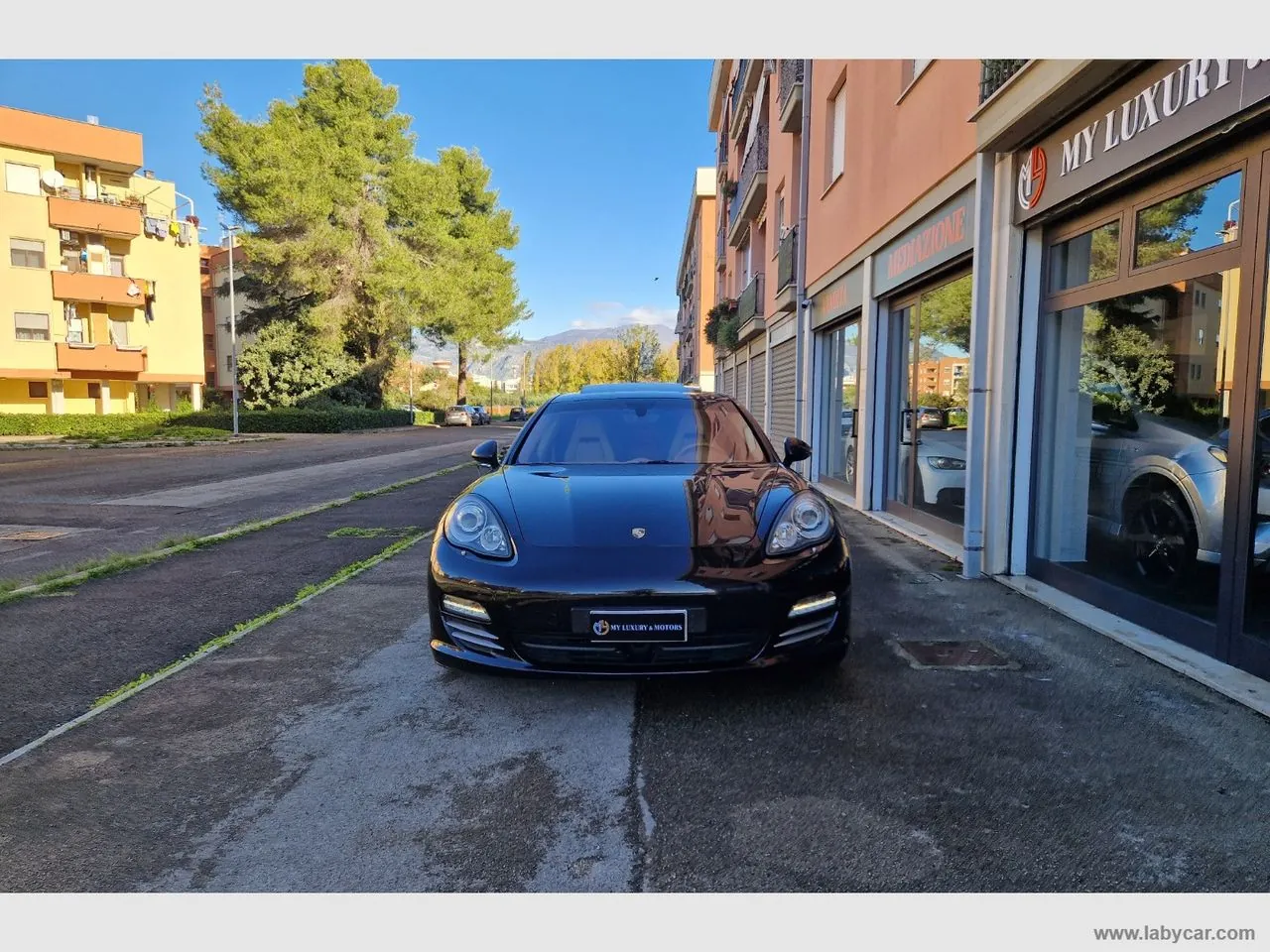 Porsche Panamera 2010 photo 2
