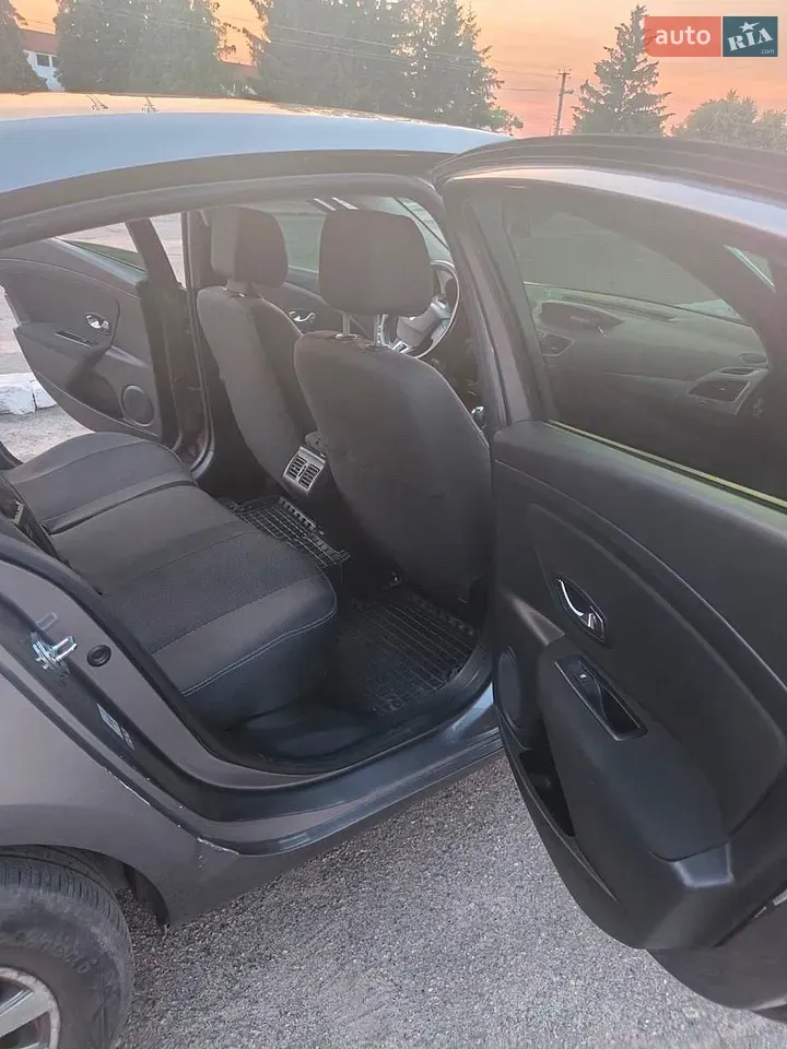 Renault Fluence 2013 photo 4