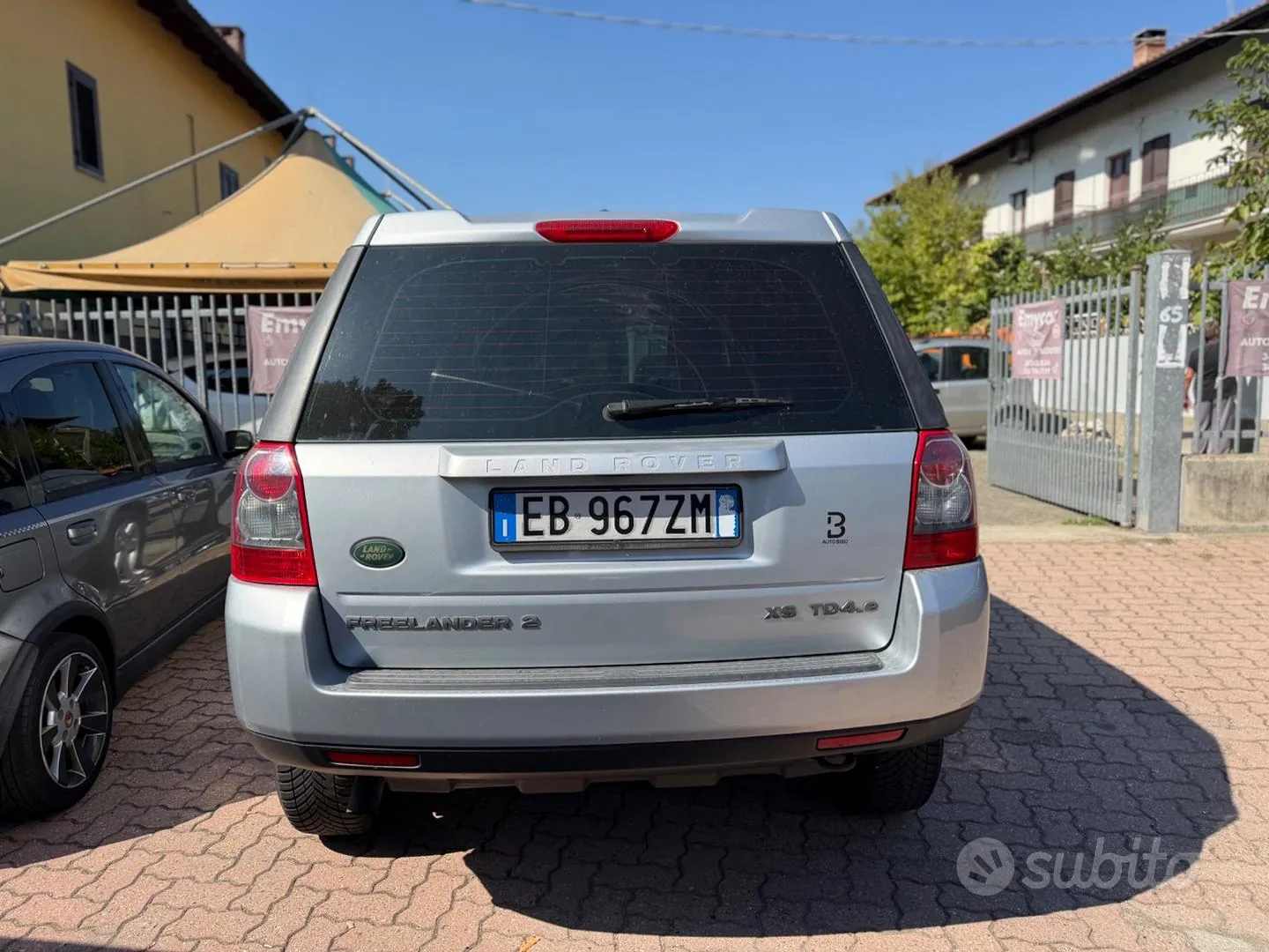 Land Rover Freelander 2010 photo 4