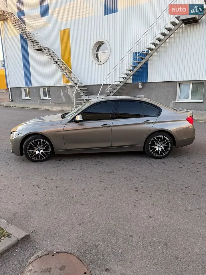 BMW 3 Series 2017 photo 5